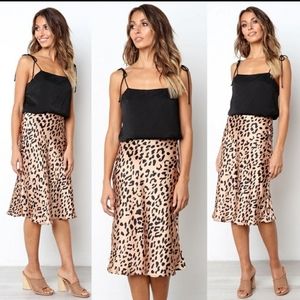 Petal & Pup Fierce Leopard Midi Skirt, size 8
